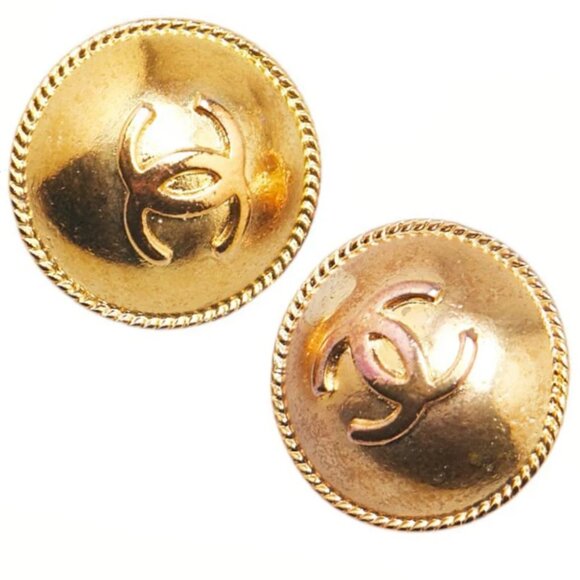 CHANEL CC Logos Round Vintage Clip-On Earrings Gold Tone 95P Auth w/Box #3437 - Picture 1 of 8